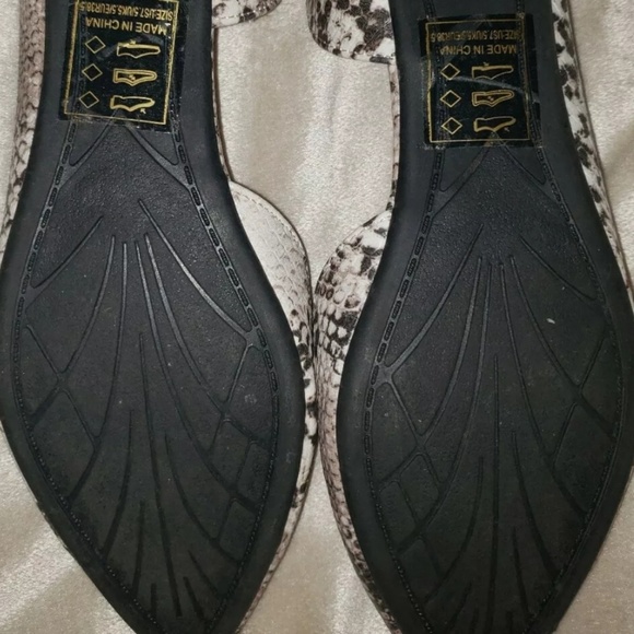 Qupid snakeskin slip ons - Picture 2 of 4